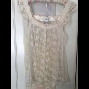 Beautiful ivory lace top size L